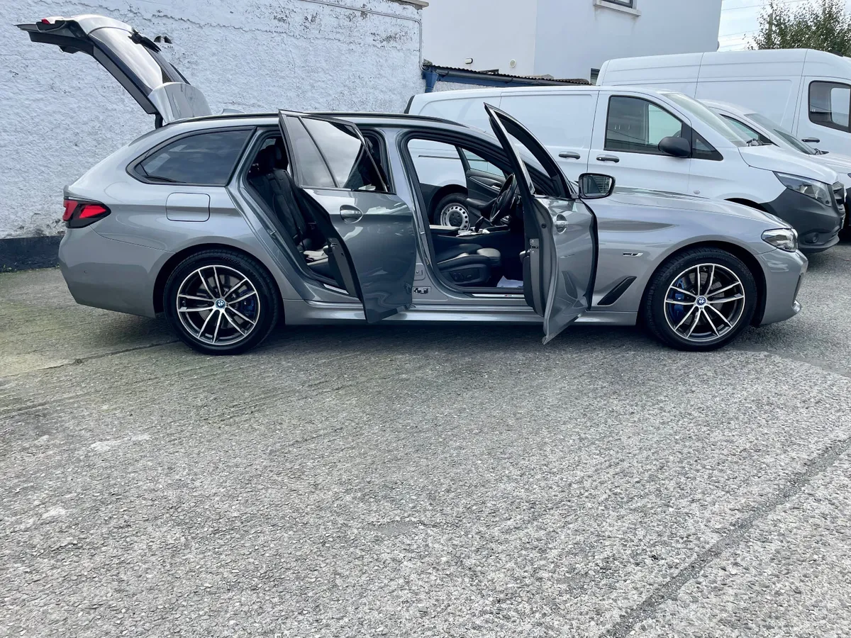 BMW 5-Series 530E M-Sport Touring PHEV Auto,2022 - Image 3