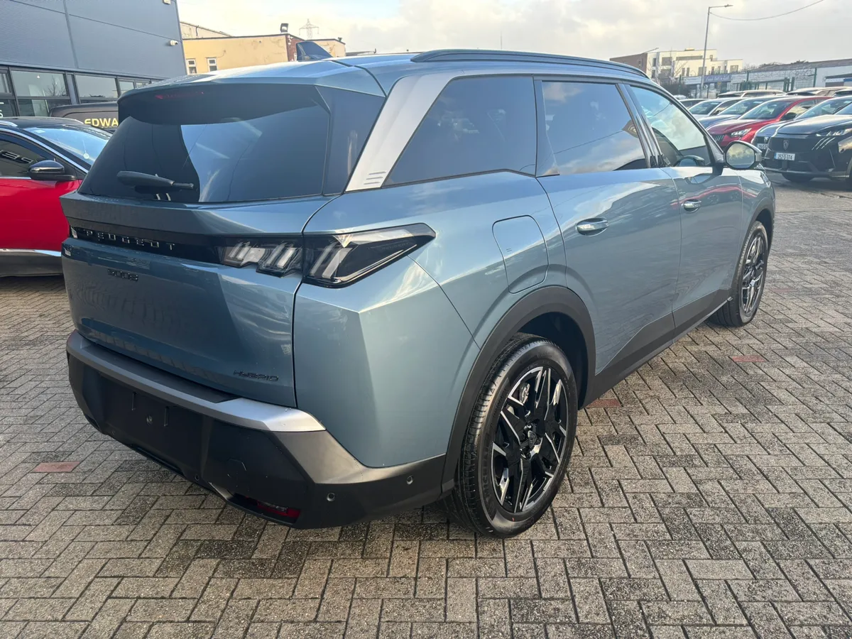 New Peugeot 5008 Allure Hybrid - Image 4