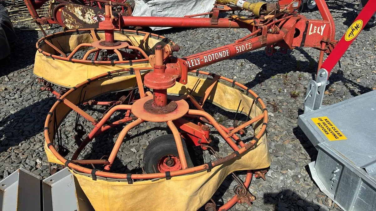 LELY ROTONDE 510 RAKE- OUT OF SEASON - Image 1