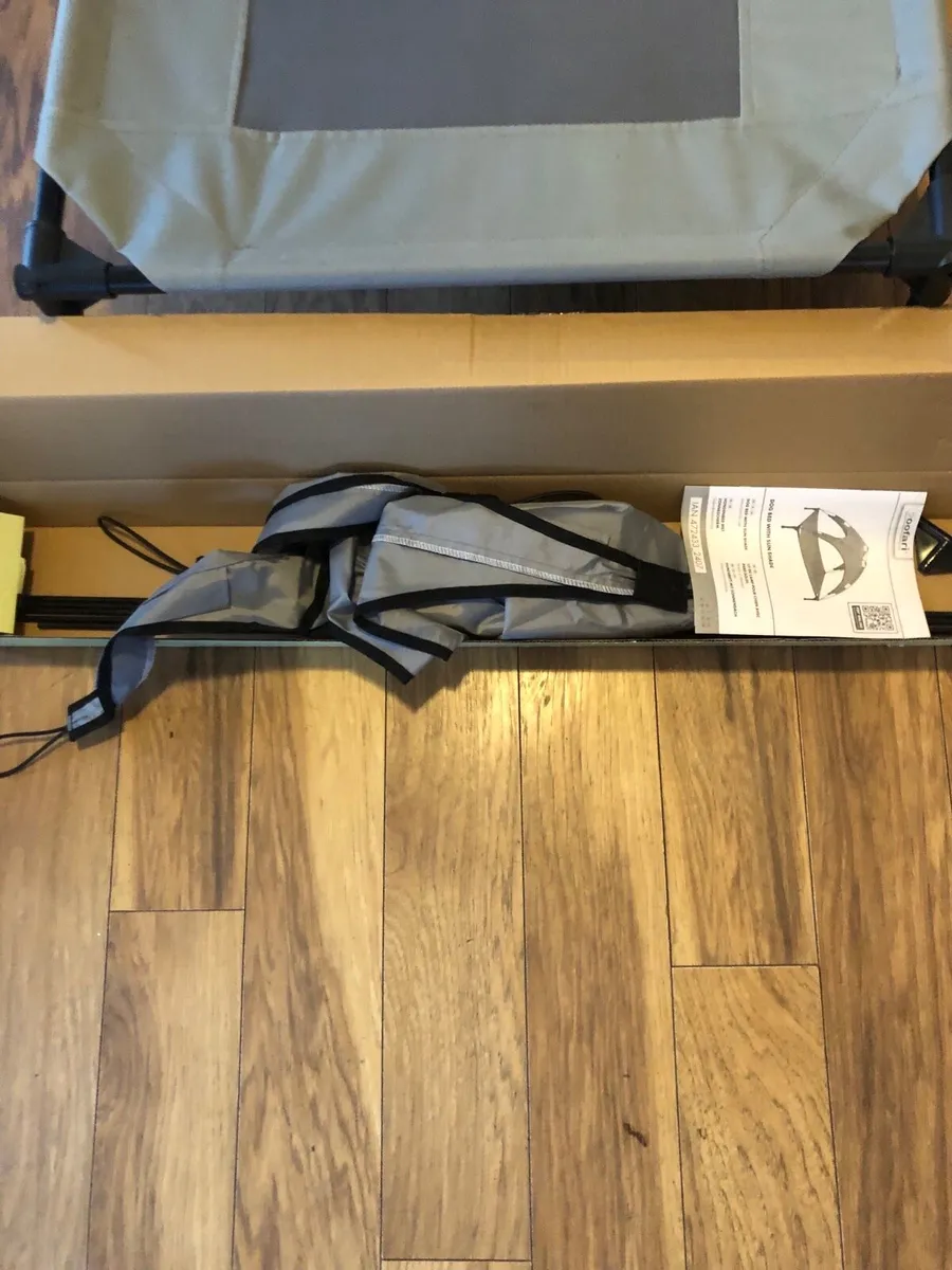 Dog bed with Removable sunshade - Image 4