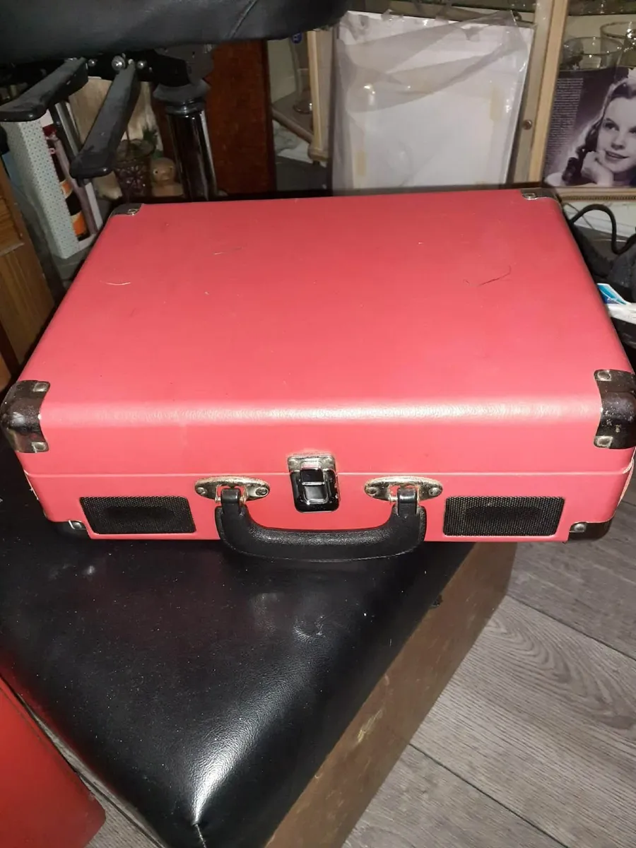 Record Player - Image 1