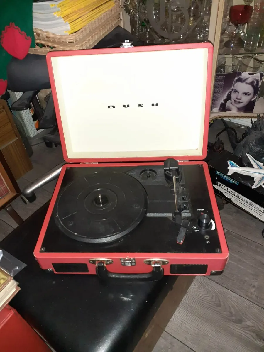 Record Player - Image 3