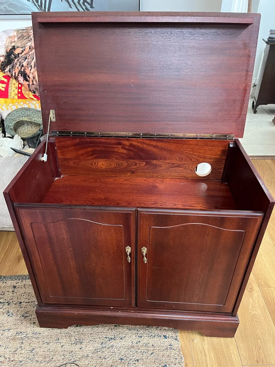 Record cabinet - Image 3