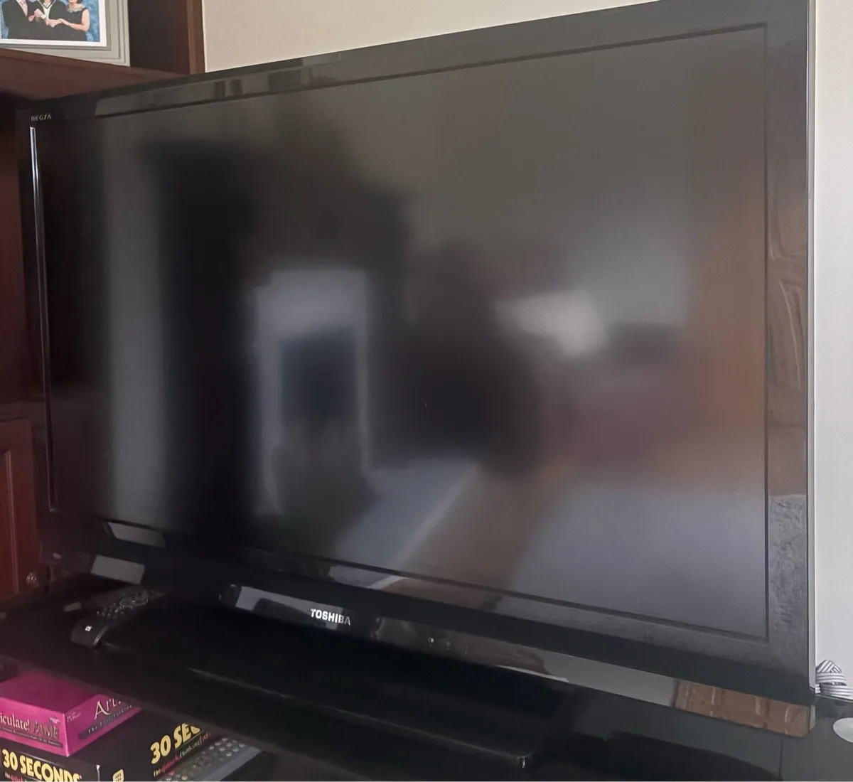 Toshiba Television - Image 2