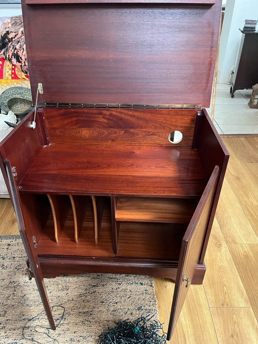 Record cabinet - Image 4