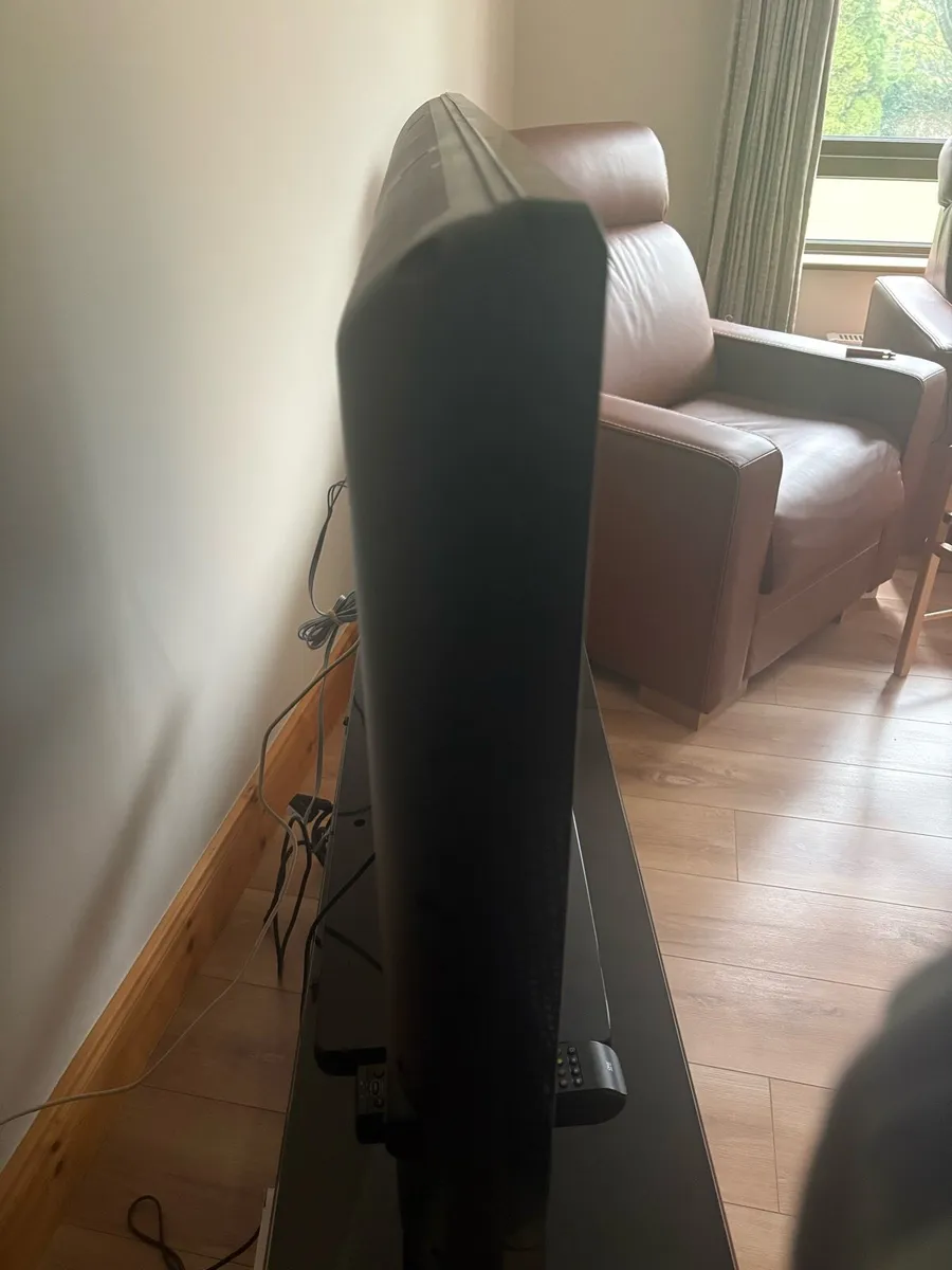 Toshiba Television - Image 4