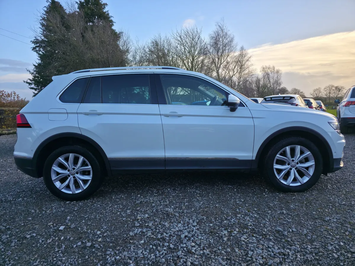 2020 Volkwagen Tiguan 4Motion Highline - Image 2