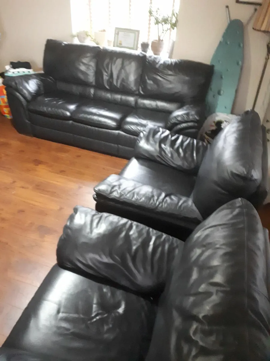 3 piece leather suite - Image 1