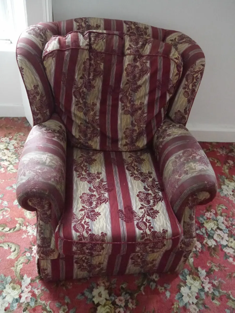 2 wing backed chairs - Image 1