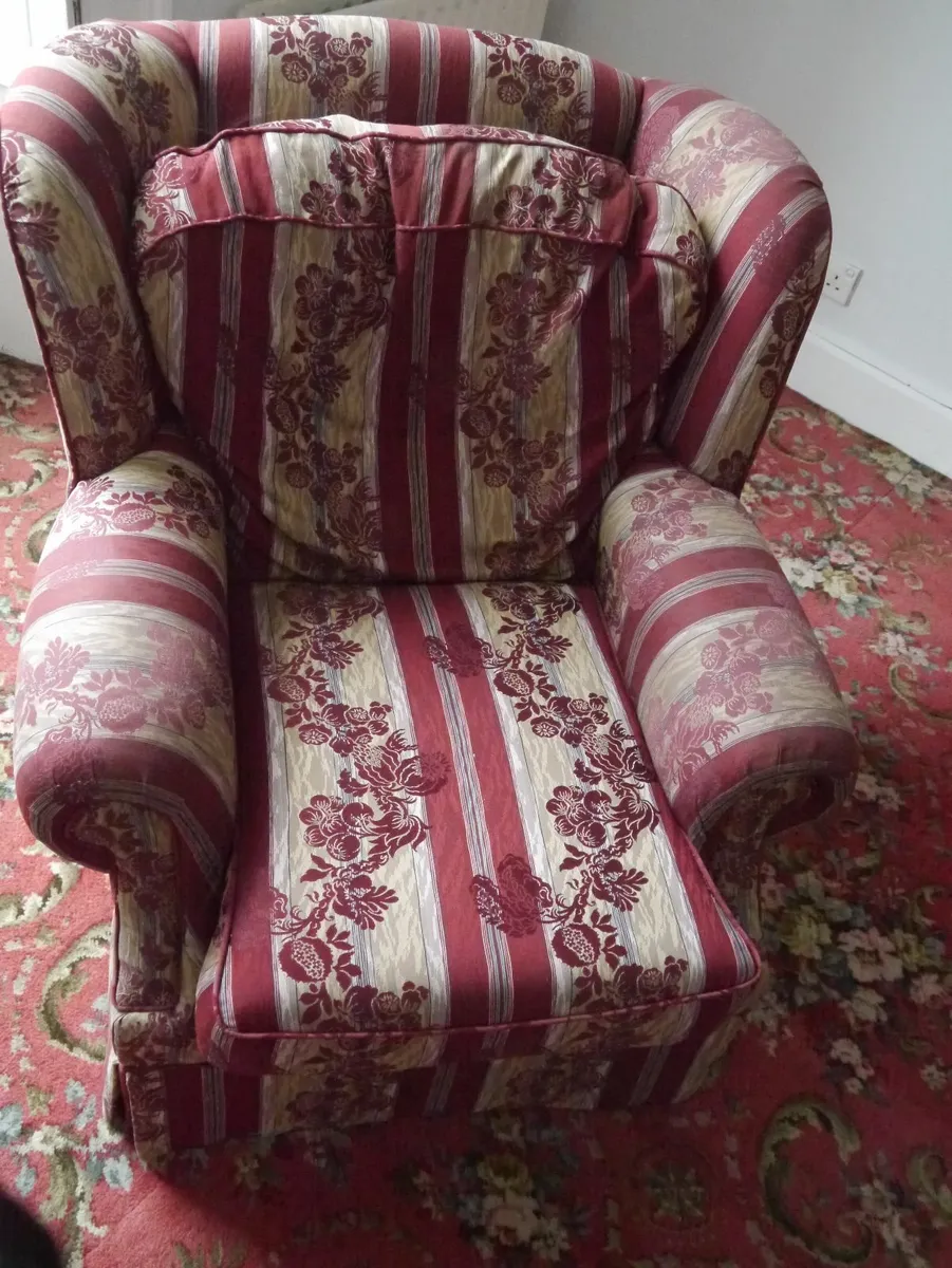 2 wing backed chairs - Image 3