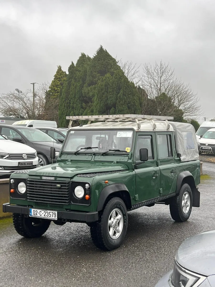 Land Rover Defender 2002 6 seater - Image 3