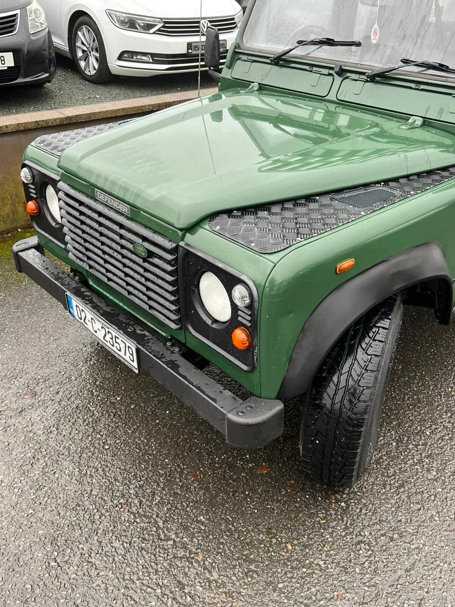 Land Rover Defender 2002 6 seater - Image 4
