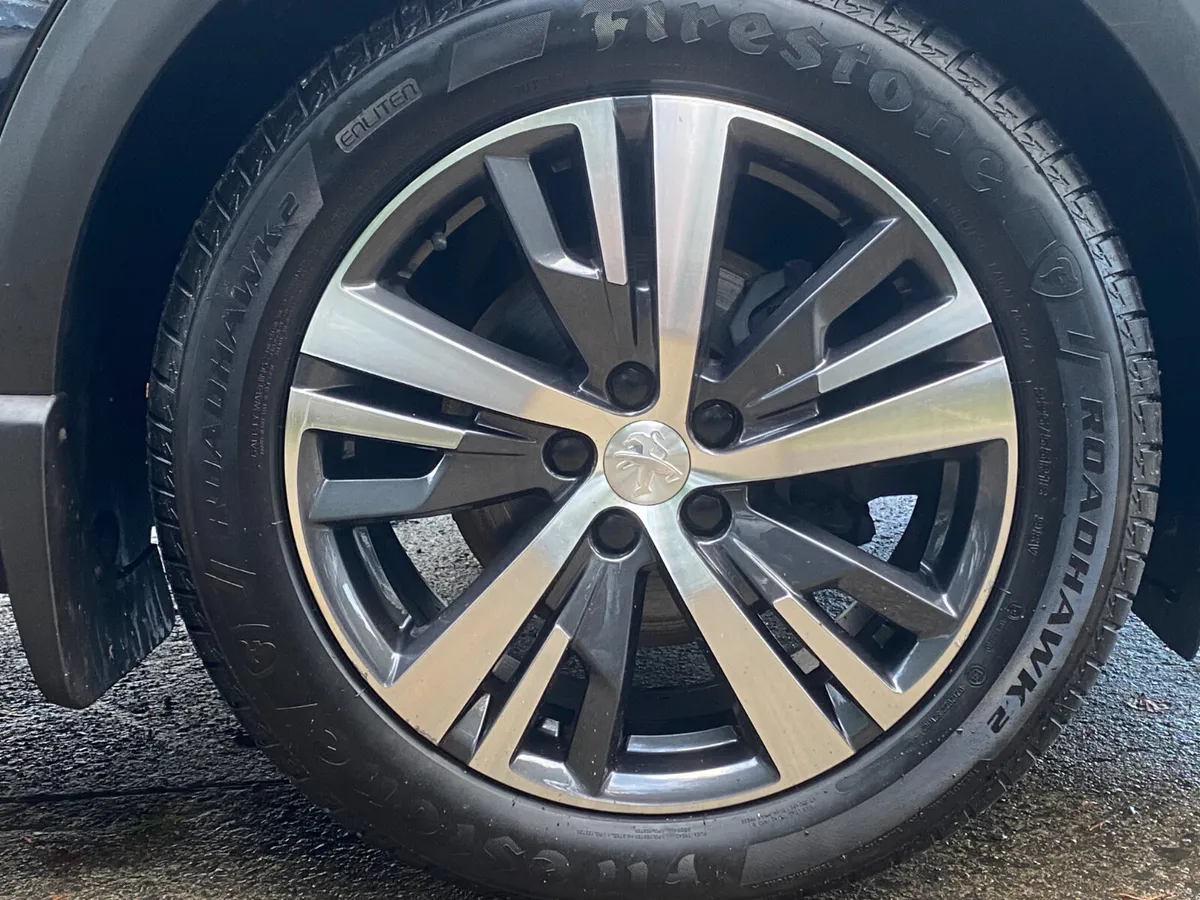 Peugeot 5008 1.5 BlueHDi 130bhp Allure - Image 4