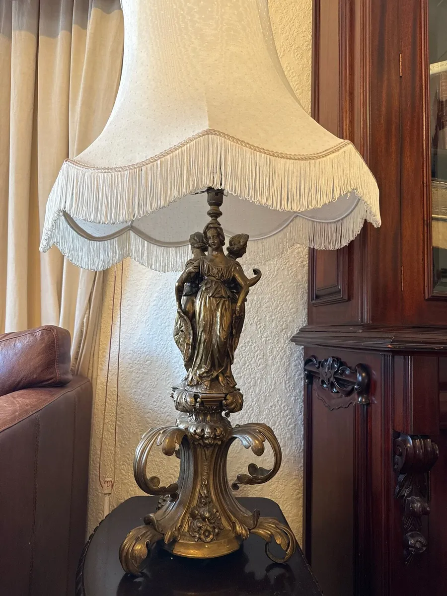 Vintage Neoclassical Lamp - Image 1