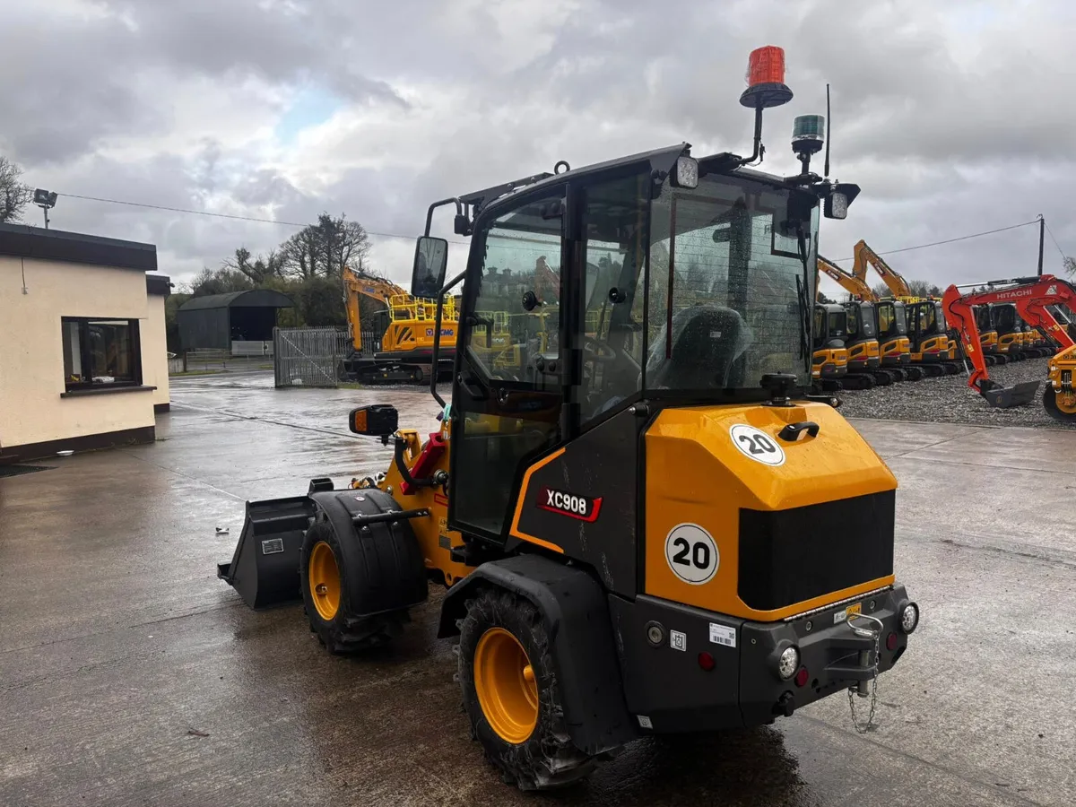 XCMG XC908 MINI WHEEL LOADER - Image 4