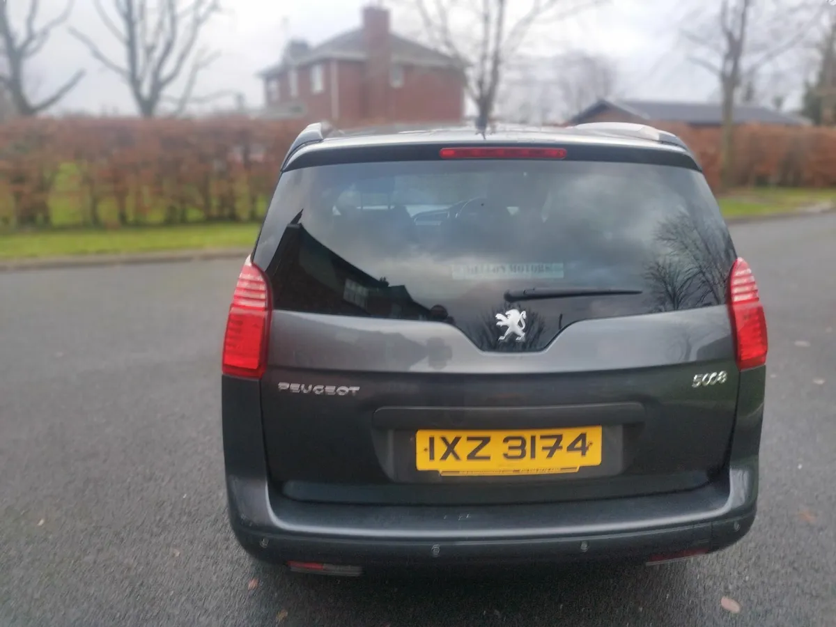Peugeot 5008 2012 - Image 4
