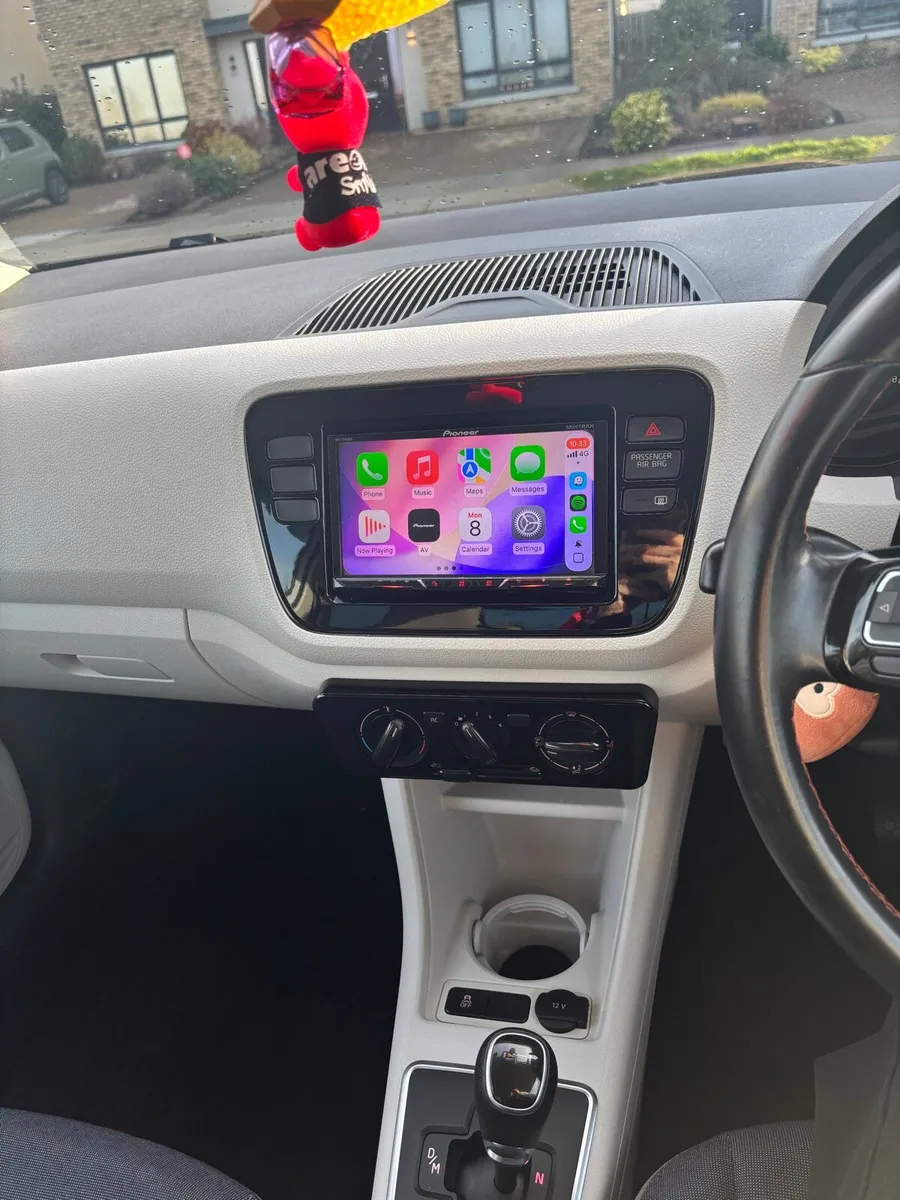 Volkswagen Up! 1.0 Automatic - Image 2