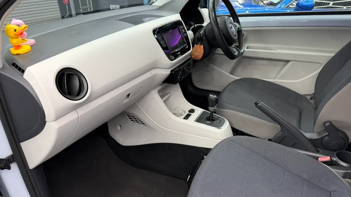 Volkswagen Up! 1.0 Automatic - Image 3