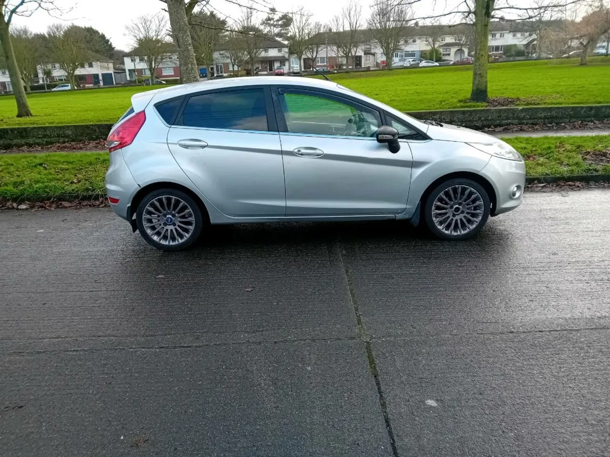 Ford fiesta 1.6 tdci 2011 nct till 3/27 - Image 1