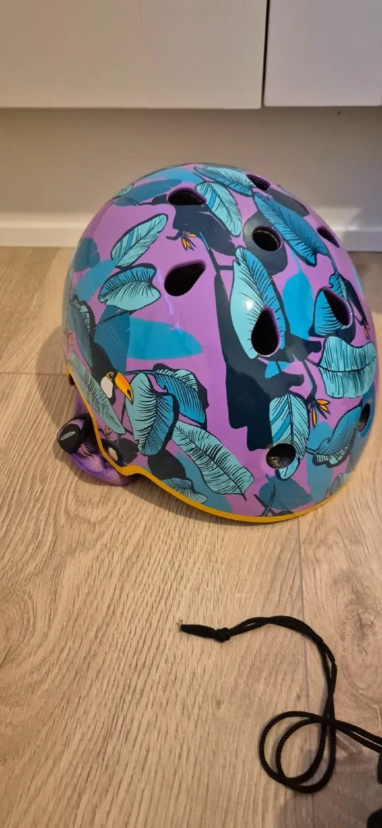 Roller Skates & Accessories - Image 3