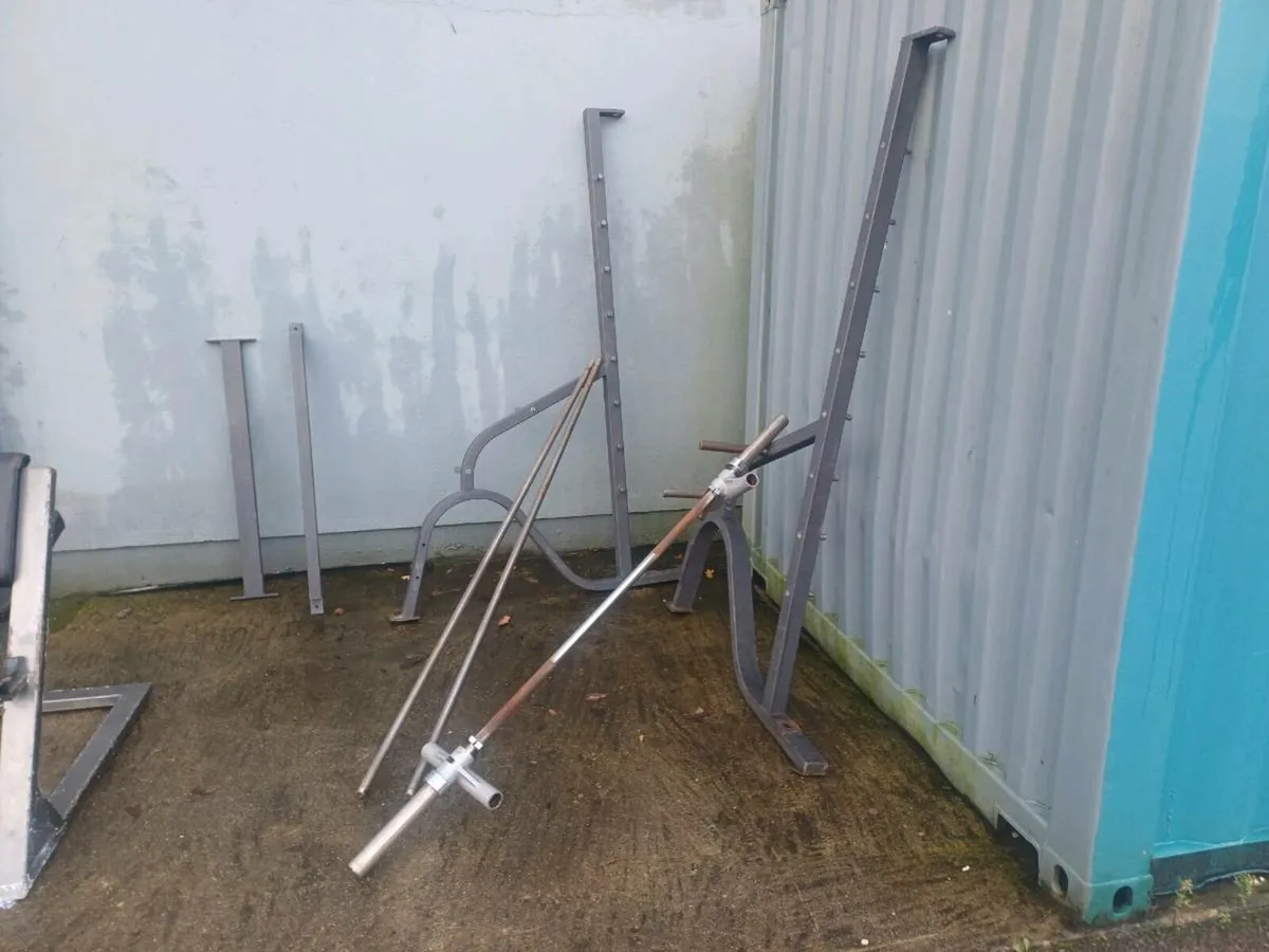 Smith machine, preacher curl and flat bench - Image 1