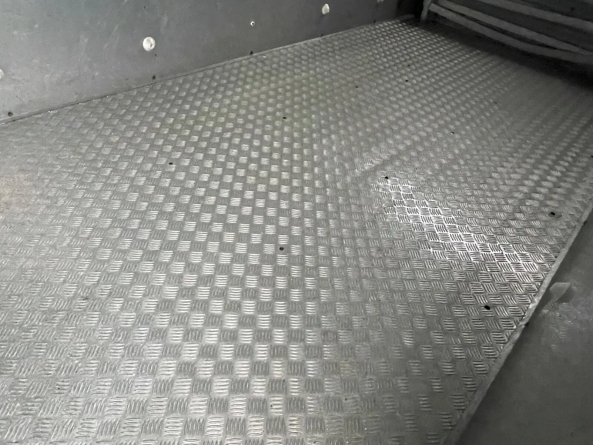 Ifor Williams 12ft x 6ft cattle trailer - Image 2