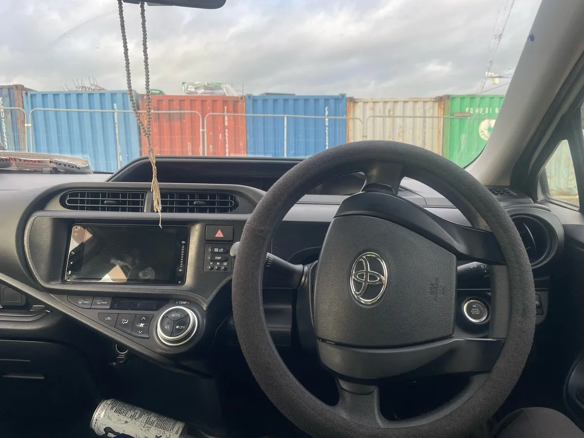 Toyota aqua - Image 2