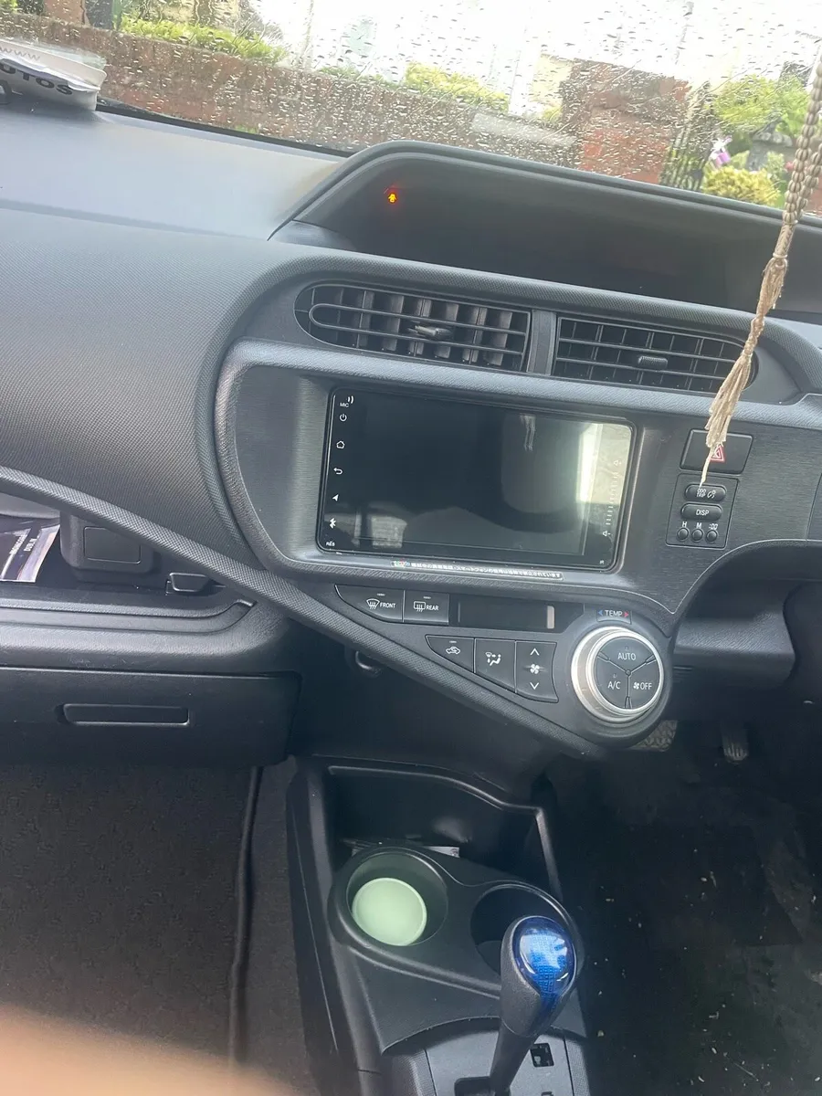 Toyota aqua - Image 4