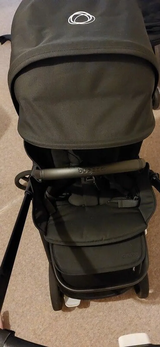 Bugaboo Dragonfly Pushchair and bassinet - Image 3