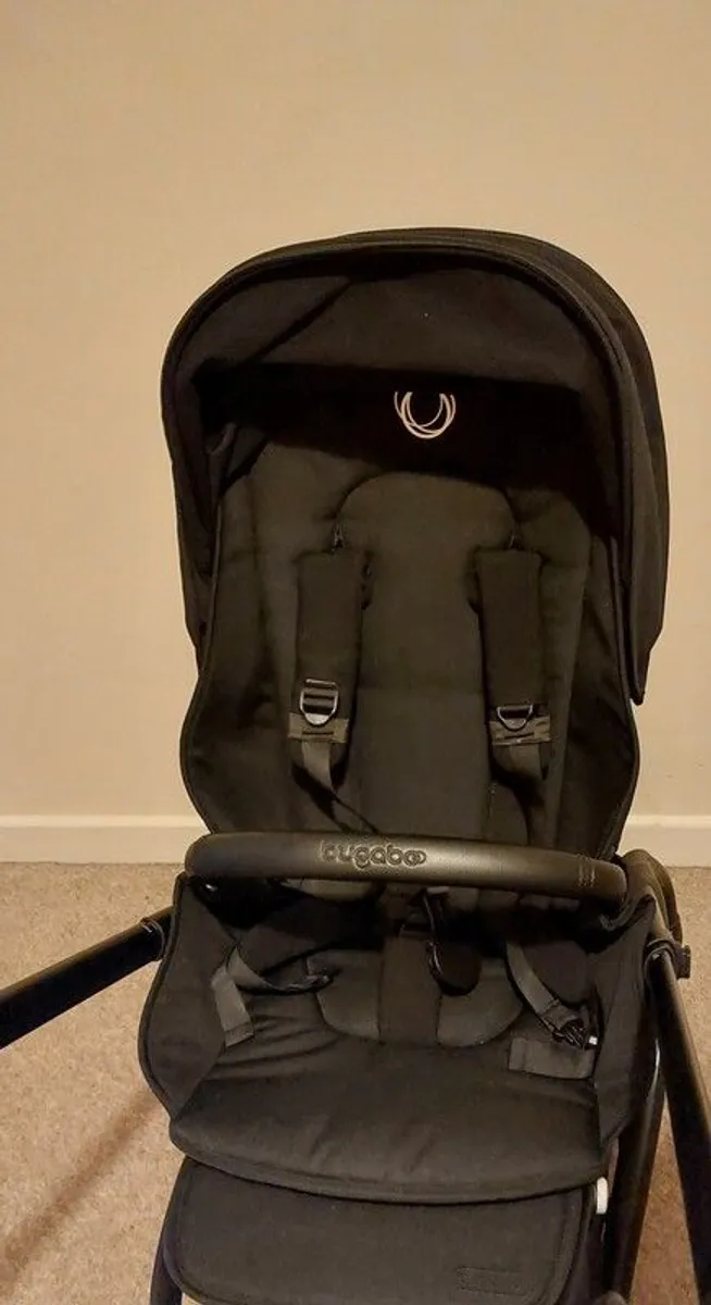 Bugaboo Dragonfly Pushchair and bassinet - Image 4
