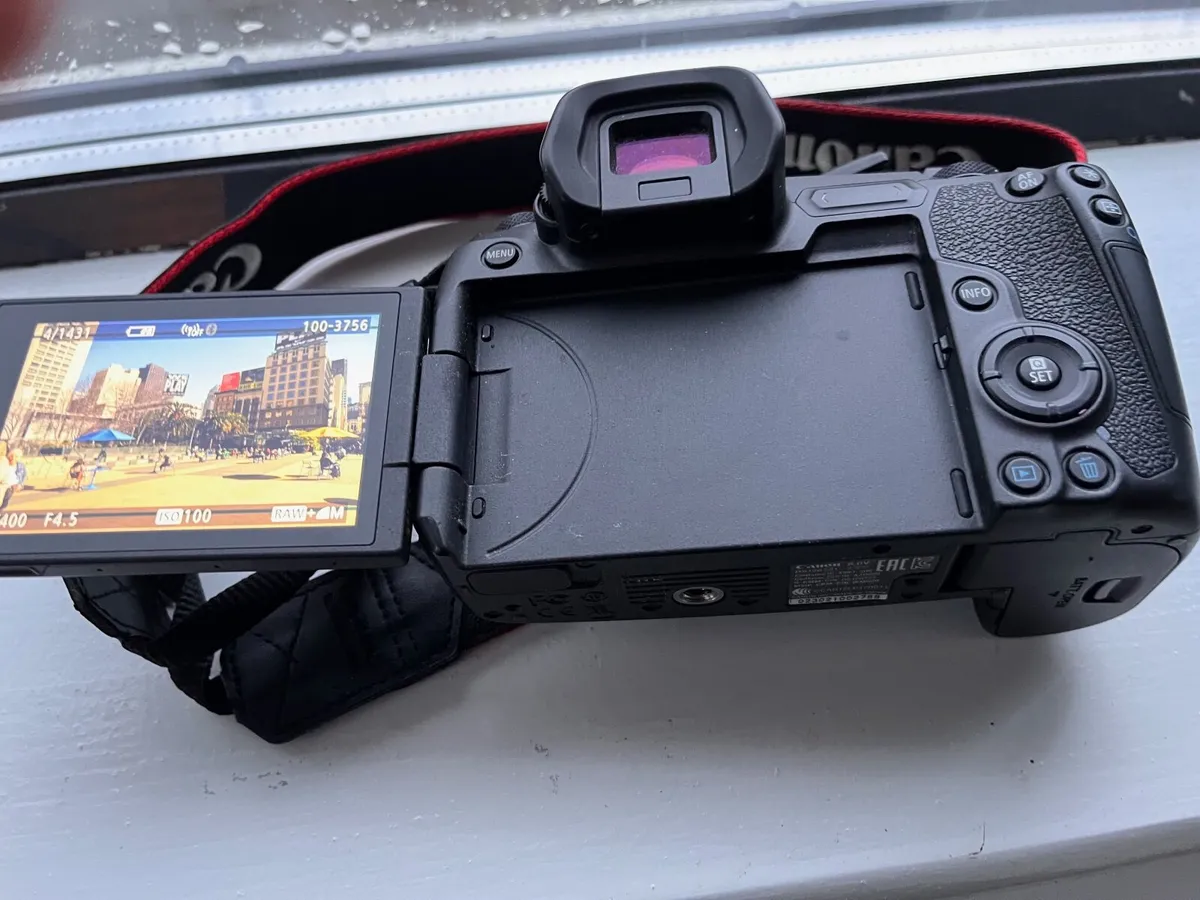 Canon R mirrorless camera (Body only) - Image 4