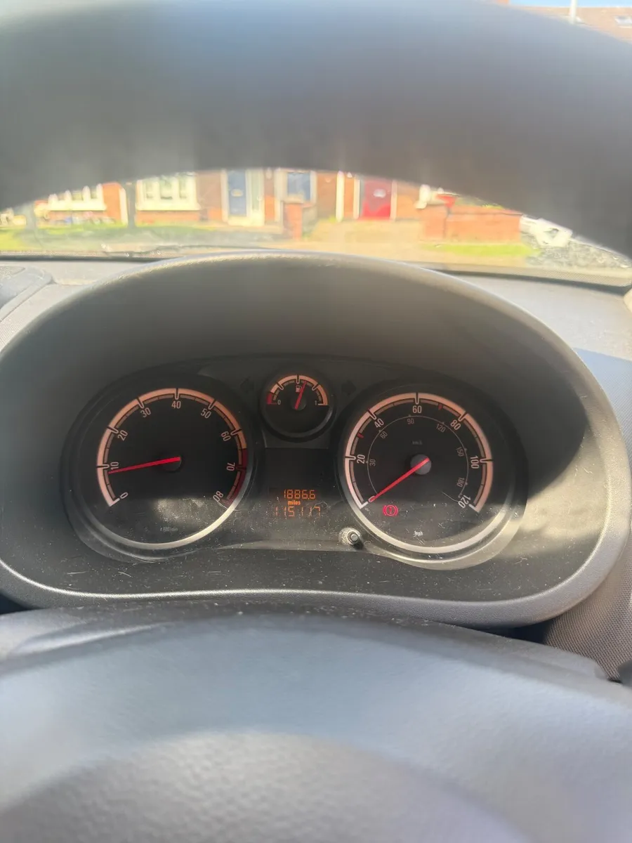 Vauxhall Corsa 2012 - Image 4