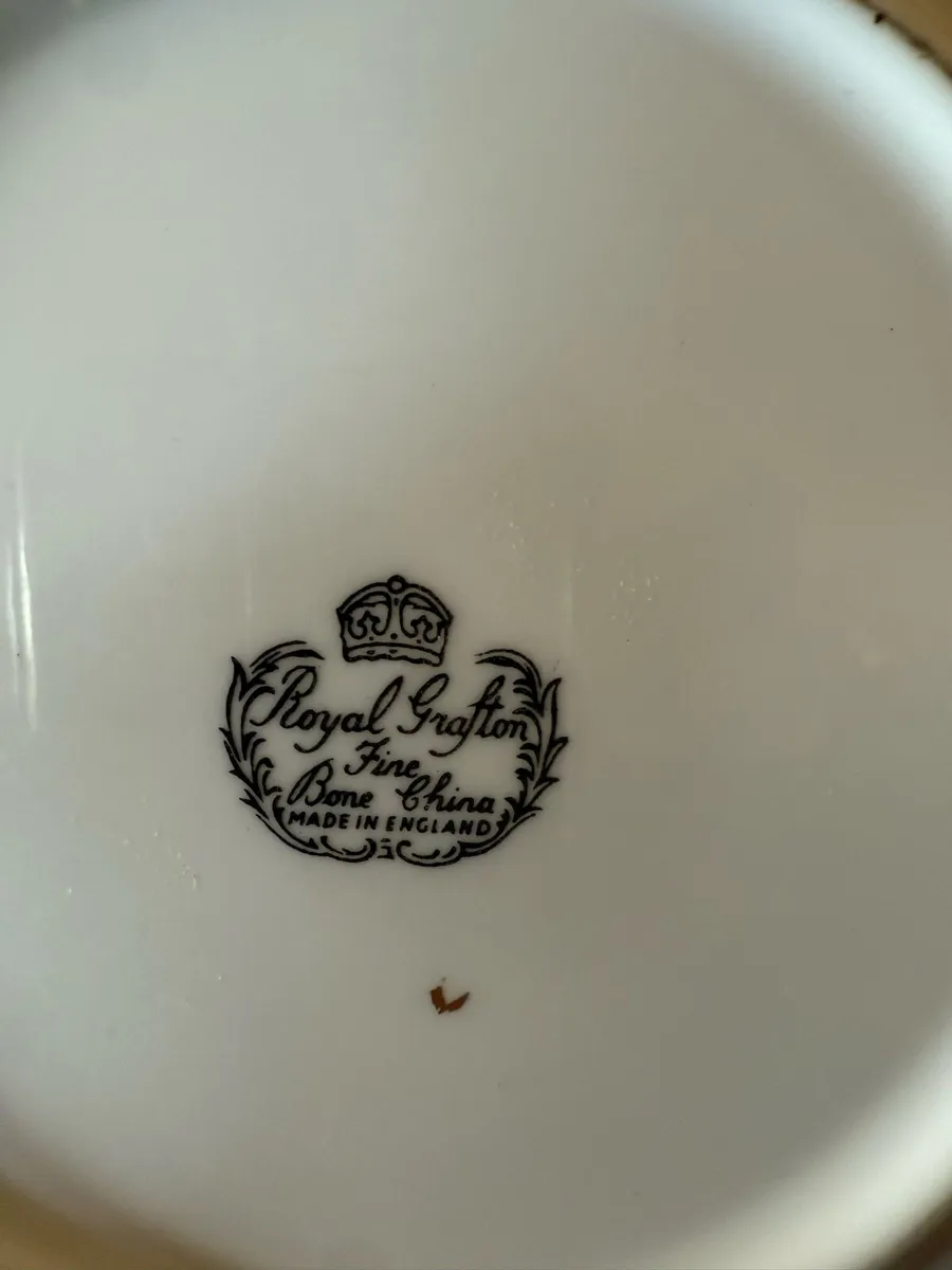 Royal Grafton Fine China Serving Dishes - Image 3