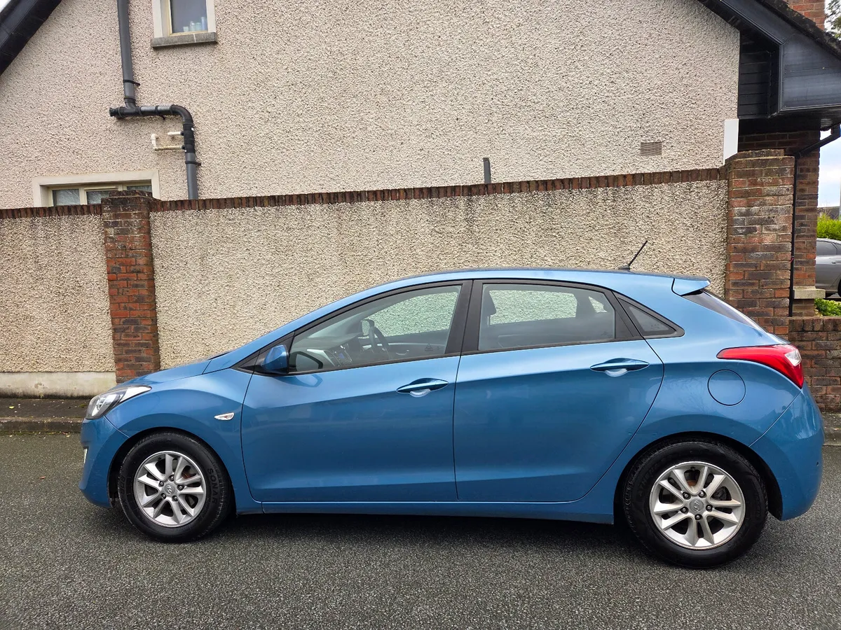 Hyundai i30 1.6 Deluxe, New Nct - Image 4