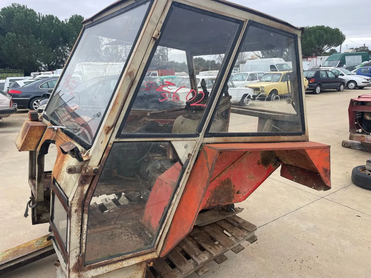 European Zetor cab to fit 4912/5911/6911/5945 etc - Image 1