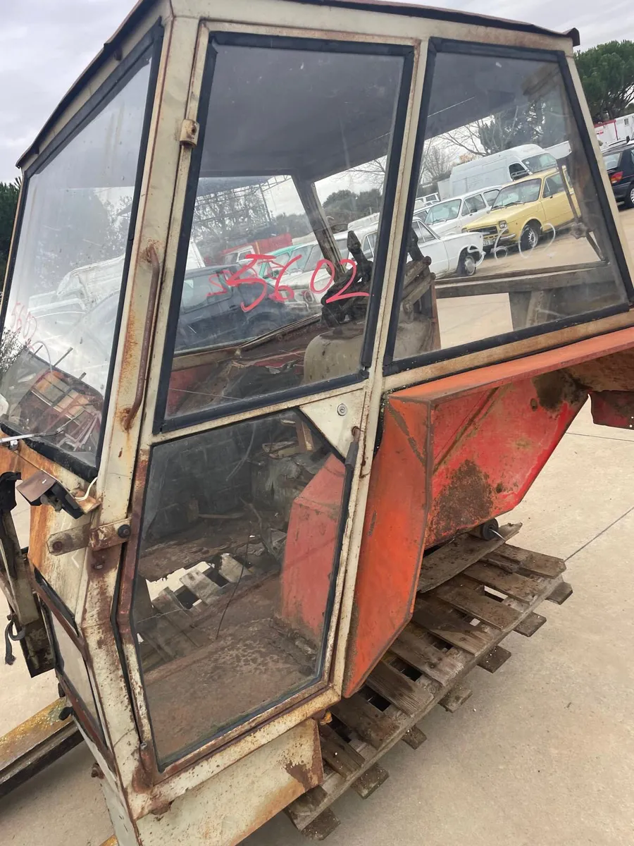 European Zetor cab to fit 4912/5911/6911/5945 etc - Image 2