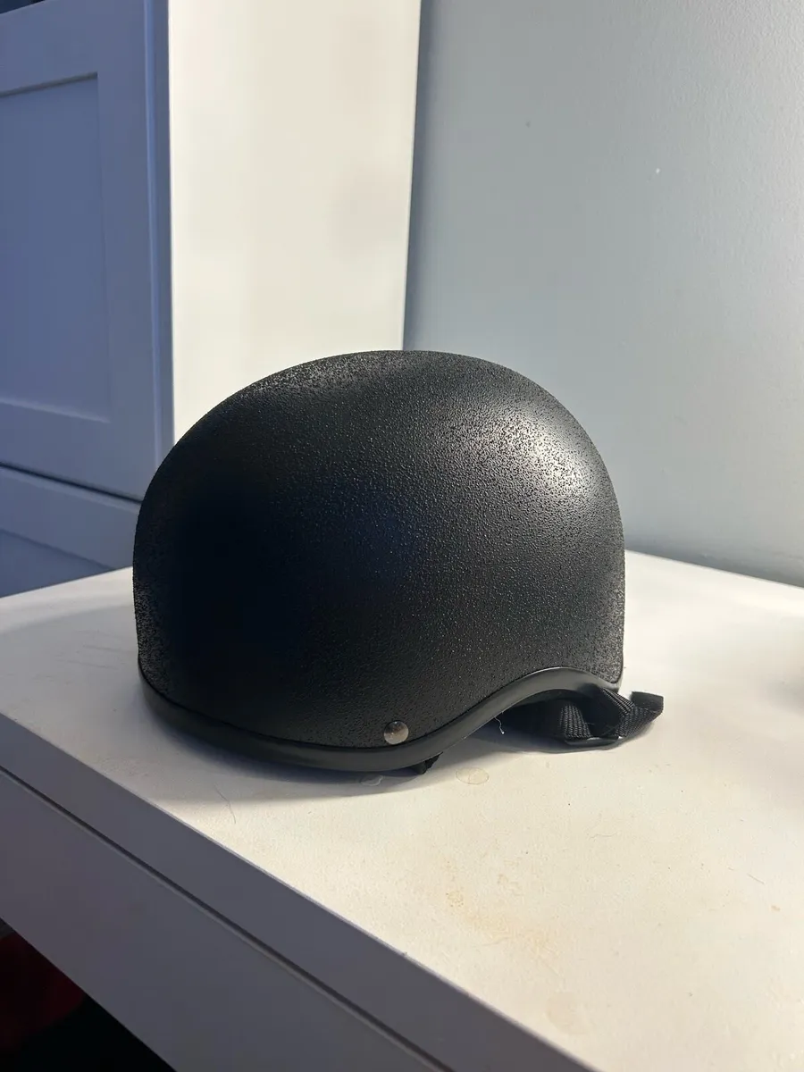 Gatehouse junior ‘4 kids’ horse riding helmet. - Image 2