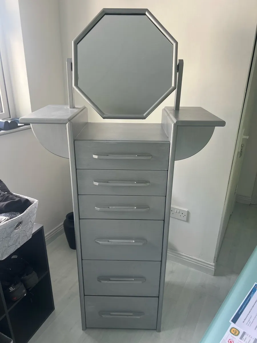 Vanity chest of drawers - Image 2