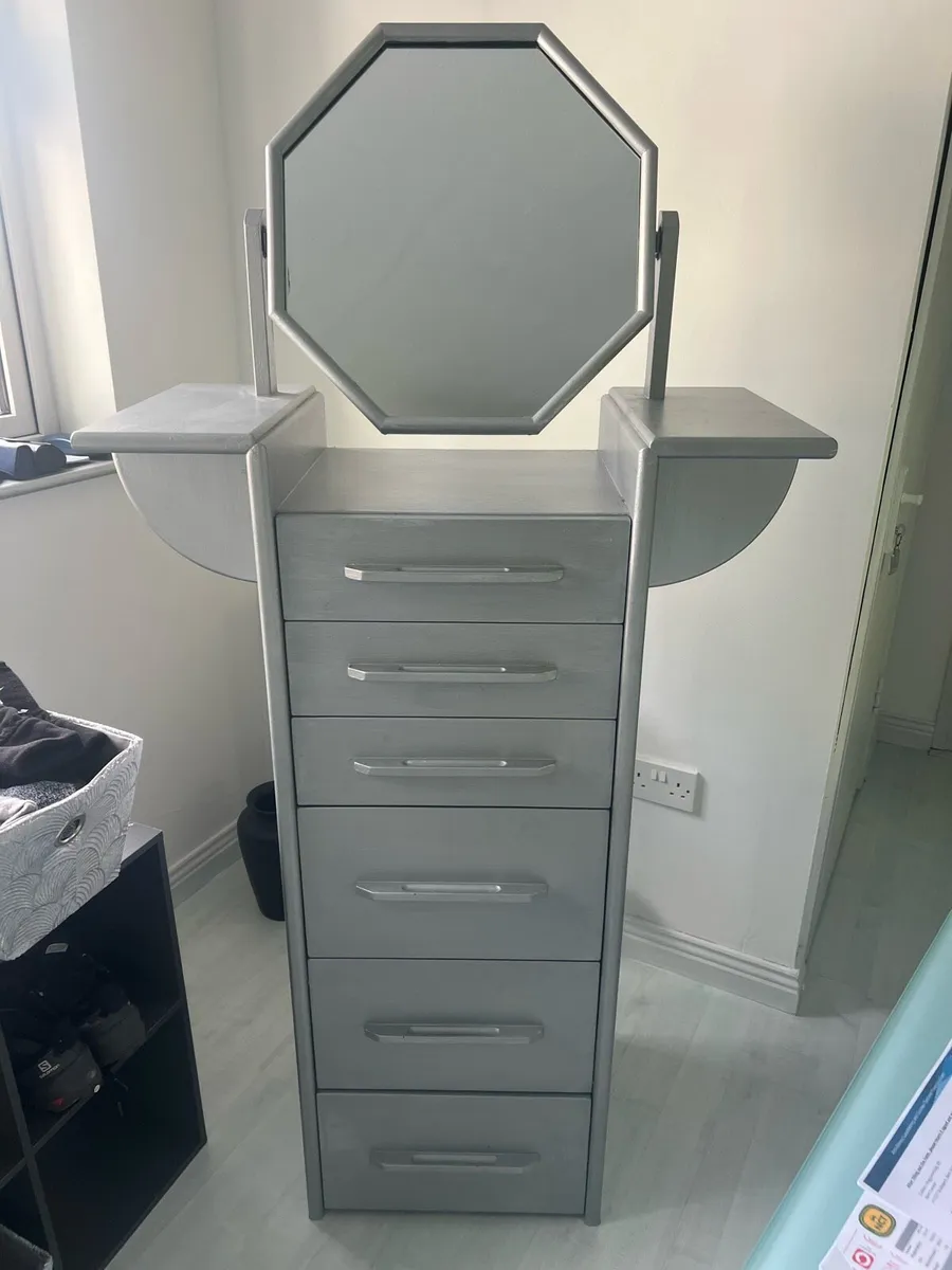 Vanity chest of drawers - Image 3