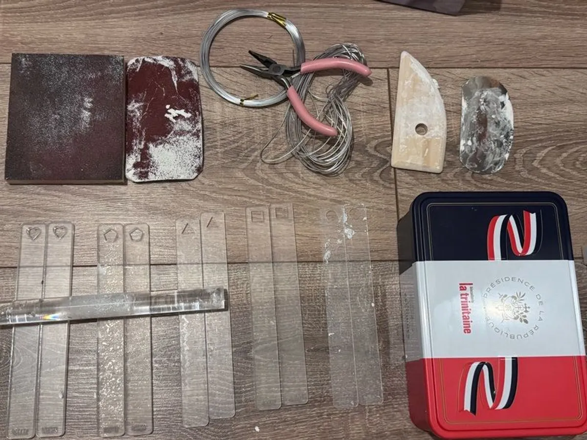 (FULL SET) Clay modelling tools and equipment with Clays - Image 4