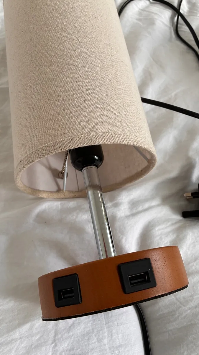 Beside lamps - Image 3