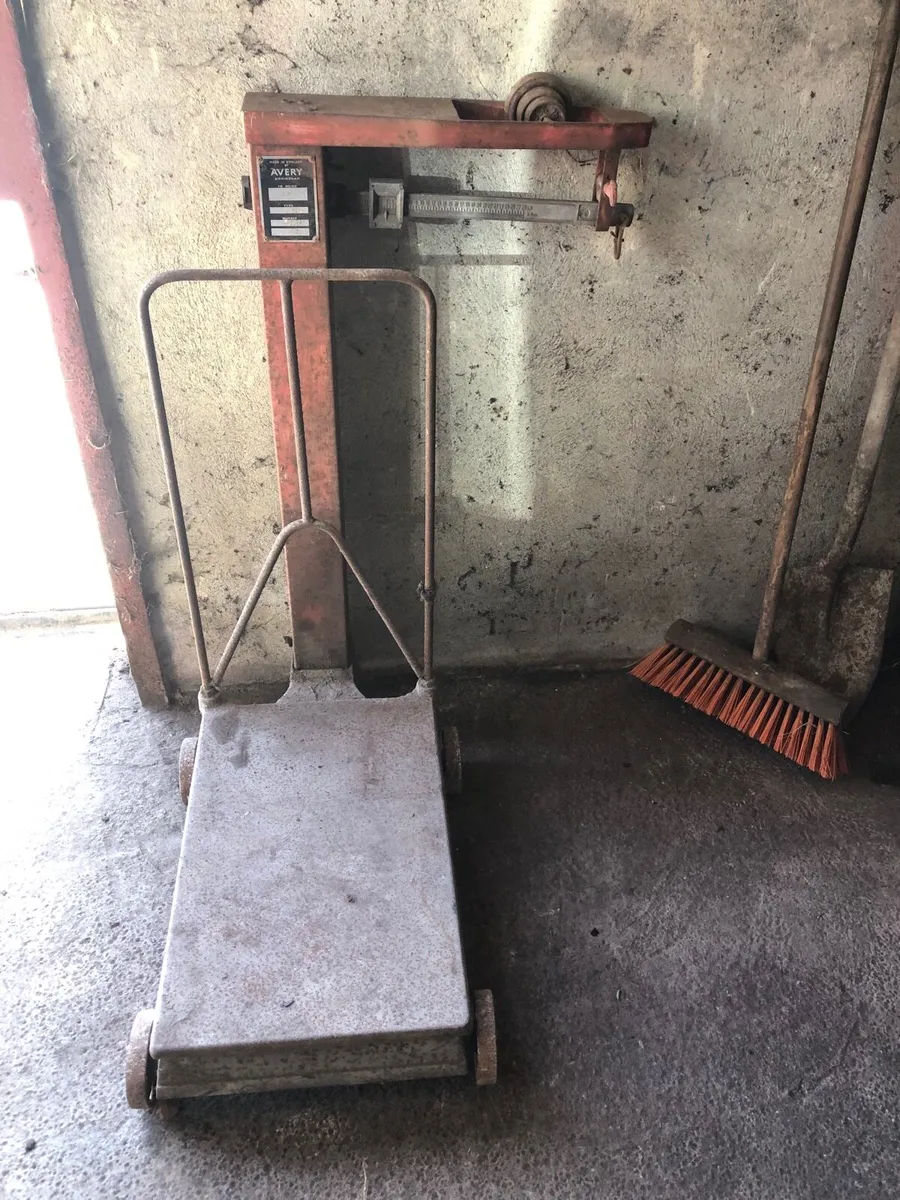 Two Avery scales - Image 2