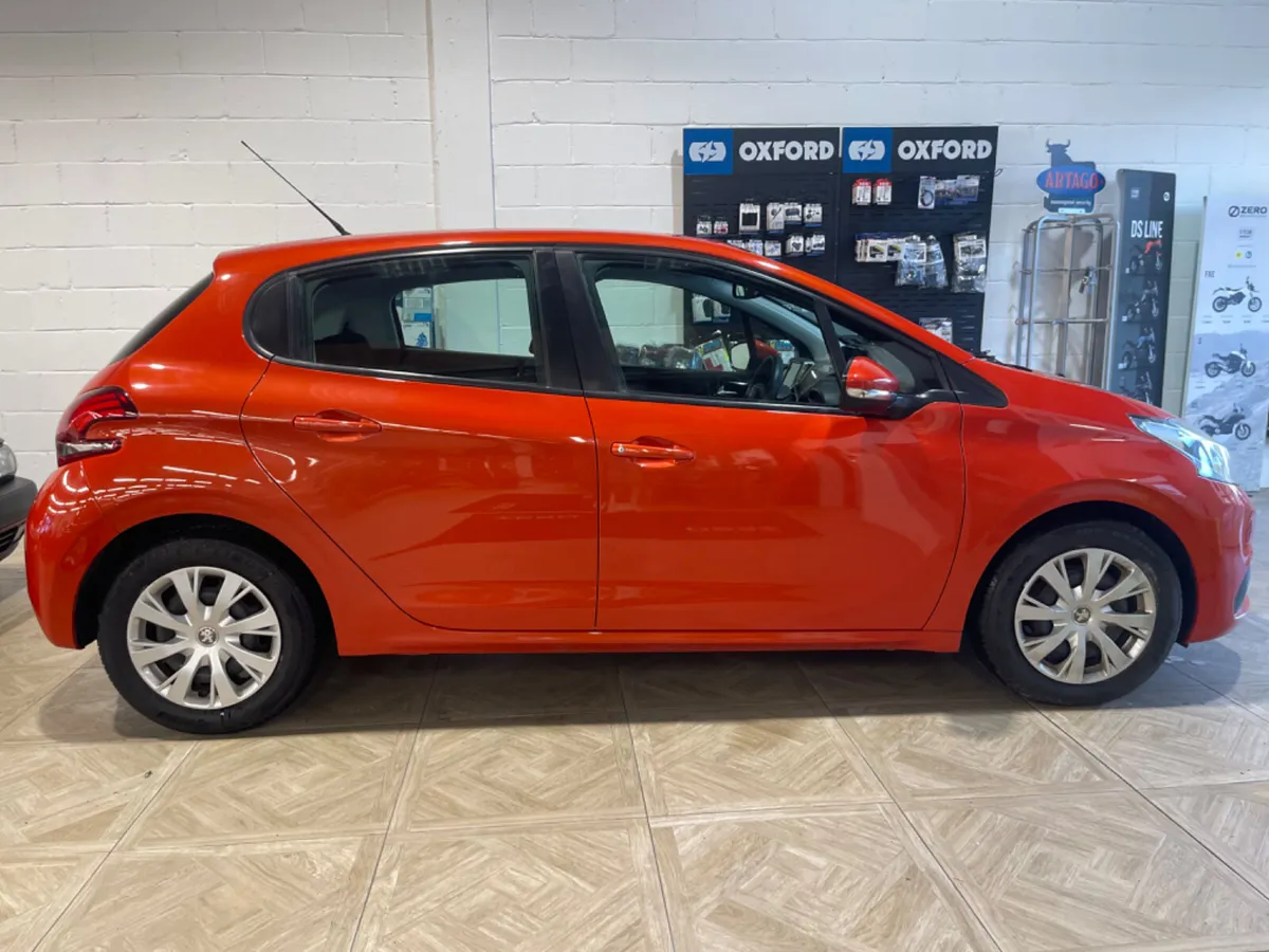 Peugeot 208 2016 - Image 2