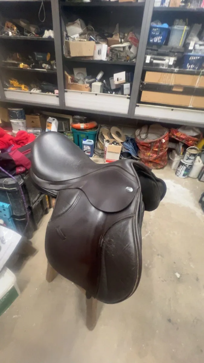 Thorowgood saddle 15 inch - Image 2