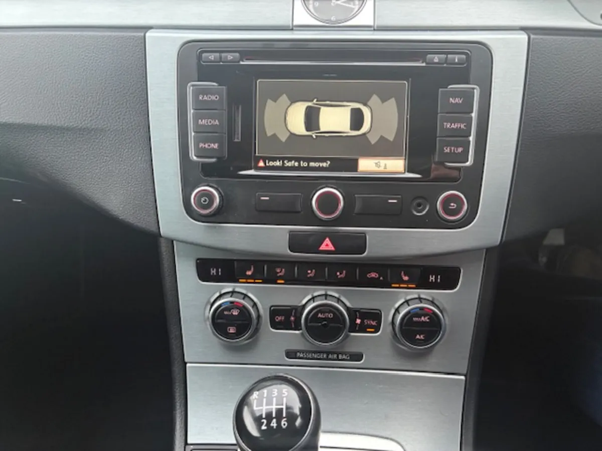 Volkswagen Passat ** Ni Car - No additional levys - Image 3