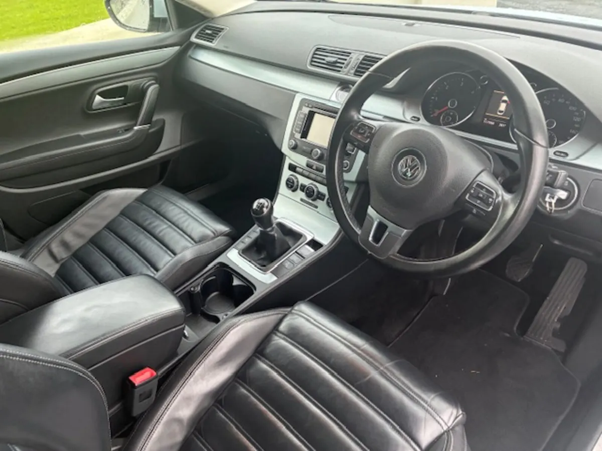 Volkswagen Passat ** Ni Car - No additional levys - Image 4