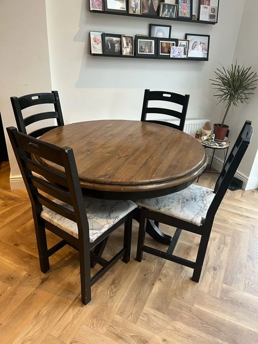Round Kitchen Dining Table & Chairs (open to offers as need gone) - Image 4