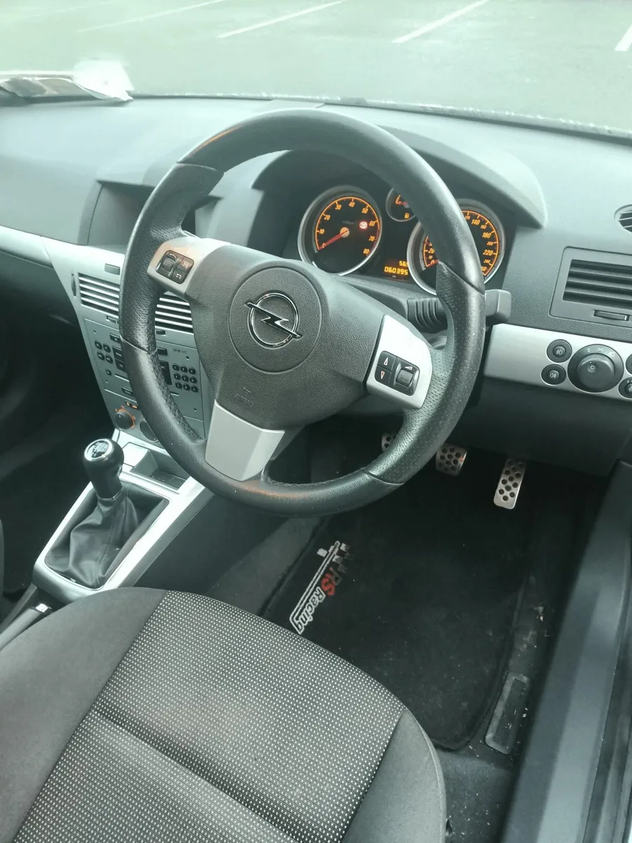 Opel Astra 2008 - Image 4