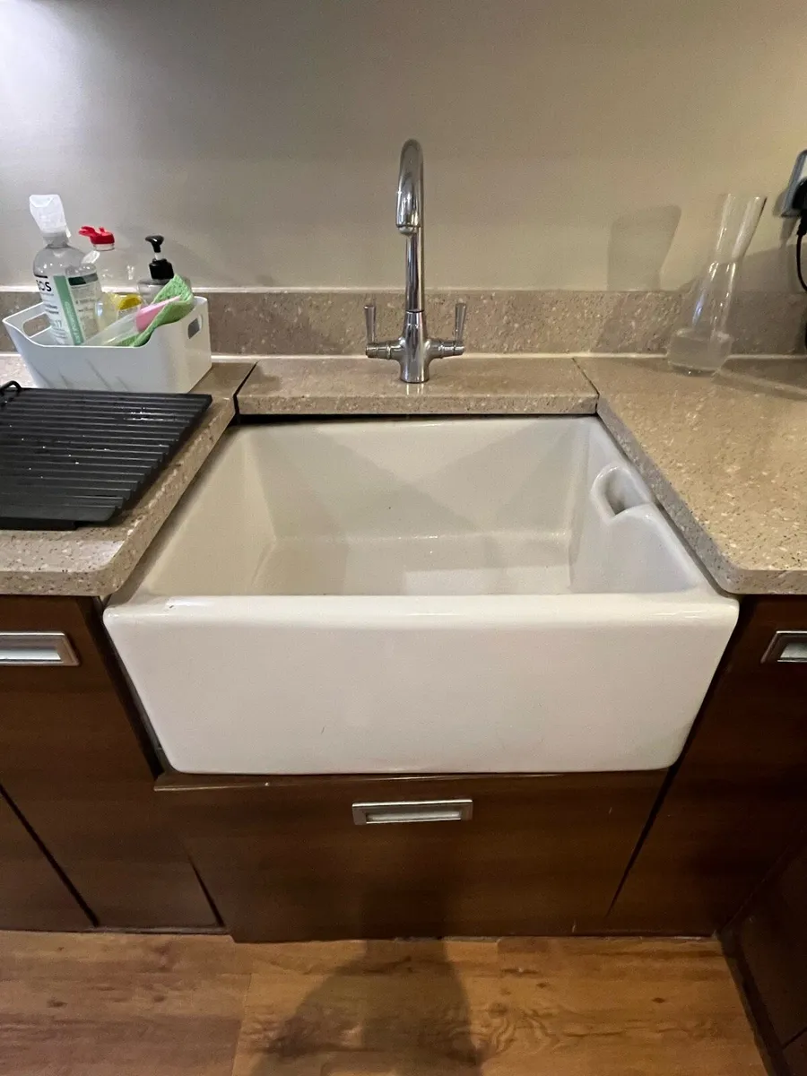 Kitchen cabinets, countertops, Belfast sink, oven - Image 3