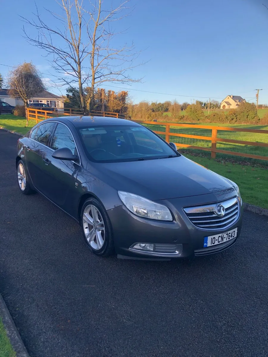 2010 Vauxhall insignia 2.0 CDTi tax and tested - Image 1